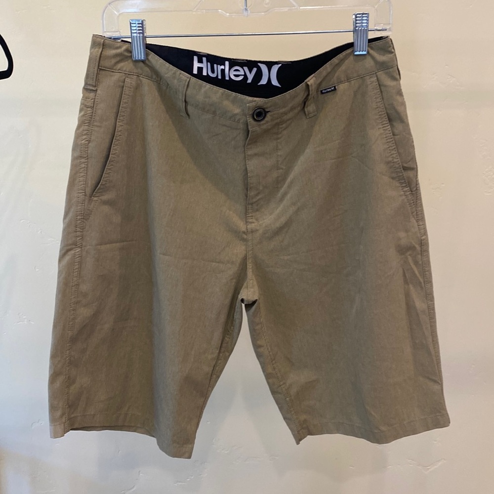 Hurley beige Phantom shorts, size 30.